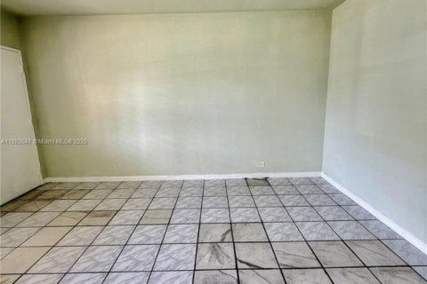 Condominio en alquiler en Miami, Florida, 1 dormitorio, 51.19 m2 № 1932018 - foto 5