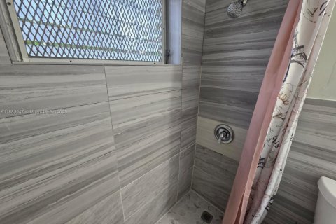 Condominio en alquiler en Miami, Florida, 1 dormitorio, 51.19 m2 № 1932018 - foto 17