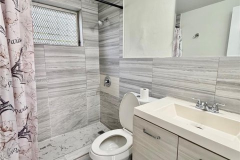 Condominio en alquiler en Miami, Florida, 1 dormitorio, 51.19 m2 № 1932018 - foto 13