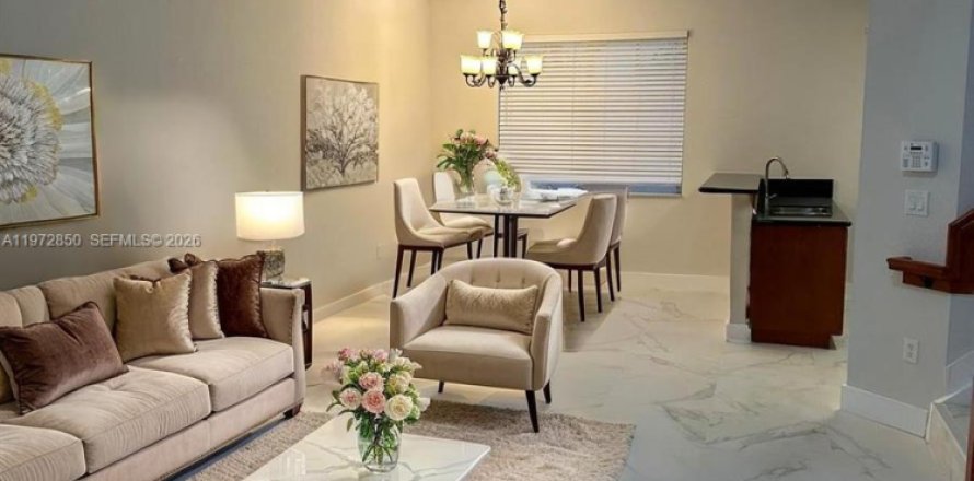 Таунхаус в Мирамар, Флорида 4 спальни, 137.59м2 № 2032852