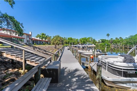 Townhouse in Nokomis, Florida 2 bedrooms, 137.96 sq.m. № 1736365 - photo 1