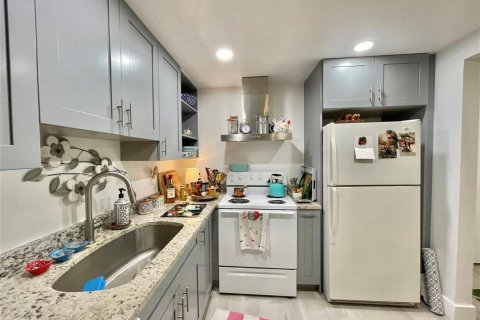 Condo in Pompano Beach, Florida, 1 bedroom № 2189655 - photo 30