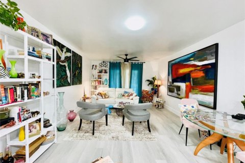 Condo in Pompano Beach, Florida, 1 bedroom № 2189655 - photo 29