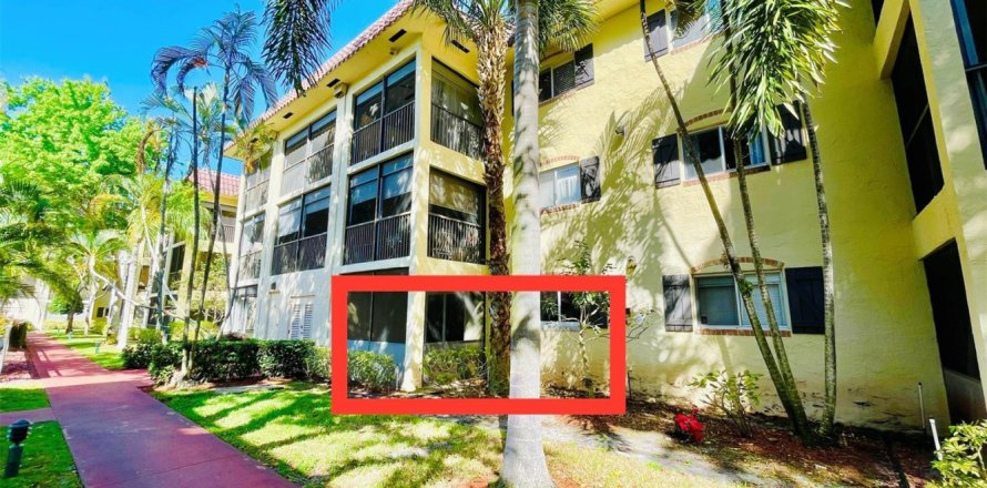 Condo in Pompano Beach, Florida, 1 bedroom № 2189655