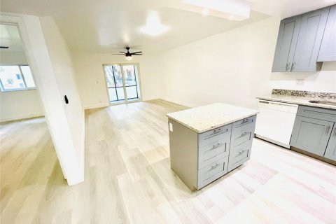 Condo in Pompano Beach, Florida, 1 bedroom № 2189655 - photo 7