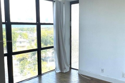Купить кондоминиум в Халландейл-Бич, Флорида 1 спальня, 85.01м2, № 1728448 - фото 27