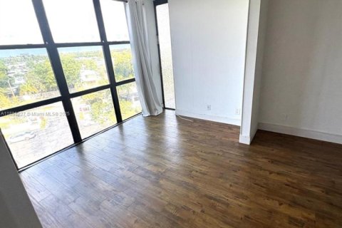 Купить кондоминиум в Халландейл-Бич, Флорида 1 спальня, 85.01м2, № 1728448 - фото 25
