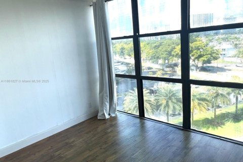 Купить кондоминиум в Халландейл-Бич, Флорида 1 спальня, 85.01м2, № 1728448 - фото 28