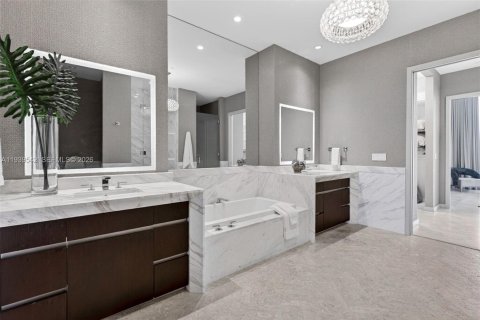 Купить кондоминиум в Майами, Флорида 3 спальни, 235.23м2, № 1996875 - фото 26