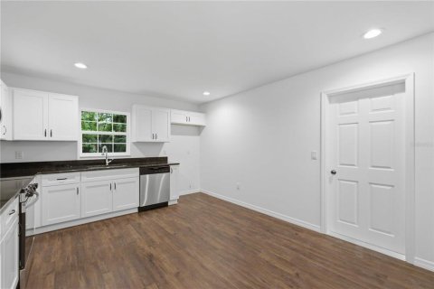Villa ou maison à vendre à Inglis, Floride: 2 chambres, 96.8 m2 № 2134300 - photo 12