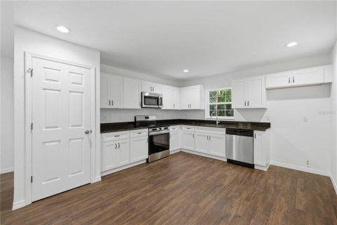 Villa ou maison à vendre à Inglis, Floride: 2 chambres, 96.8 m2 № 2134300 - photo 13