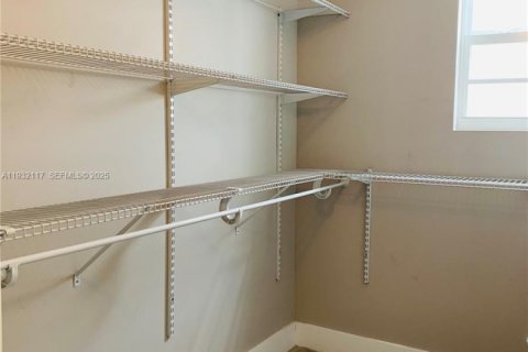 Снять в аренду квартиру в Майами-Бич, Флорида 1 спальня, 58.99м2, № 1990595 - фото 3