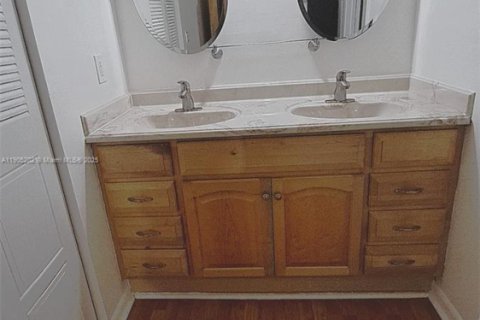 Condominio en alquiler en Pembroke Pines, Florida, 2 dormitorios, 81.75 m2 № 1967812 - foto 7