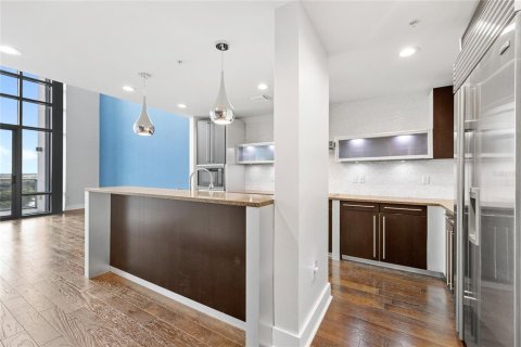 Condo in Orlando, Florida, 2 bedrooms  № 2379598 - photo 13