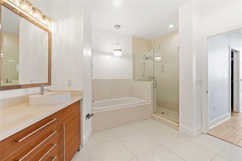 Condo in Orlando, Florida, 2 bedrooms  № 2379598 - photo 26