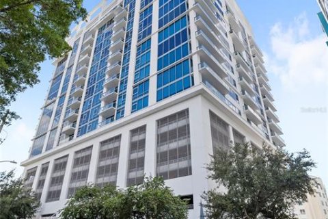 Condo in Orlando, Florida, 2 bedrooms  № 2379598 - photo 2