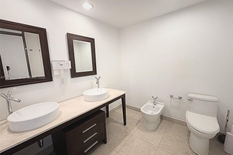 Copropriété à louer à Miami, Floride: 1 chambre, 68 m2 № 2040250 - photo 9