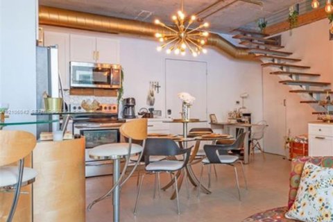 Condo à Miami, Floride, 2 chambres  № 2414781