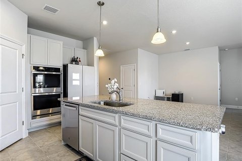 Casa en venta en Zephyrhills, Florida, 4 dormitorios, 187.76 m2 № 1828142 - foto 19