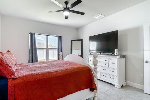 Casa en venta en Zephyrhills, Florida, 4 dormitorios, 187.76 m2 № 1828142 - foto 28