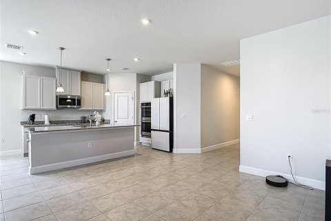 Casa en venta en Zephyrhills, Florida, 4 dormitorios, 187.76 m2 № 1828142 - foto 10