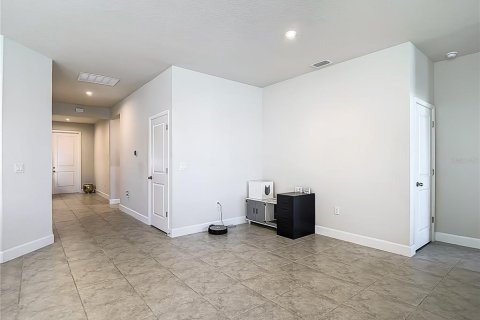 Casa en venta en Zephyrhills, Florida, 4 dormitorios, 187.76 m2 № 1828142 - foto 26