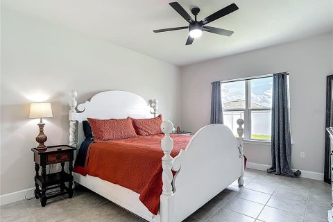 Casa en venta en Zephyrhills, Florida, 4 dormitorios, 187.76 m2 № 1828142 - foto 29