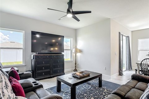 Casa en venta en Zephyrhills, Florida, 4 dormitorios, 187.76 m2 № 1828142 - foto 23
