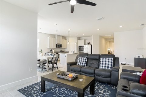 Casa en venta en Zephyrhills, Florida, 4 dormitorios, 187.76 m2 № 1828142 - foto 24