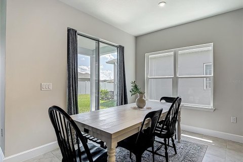 Casa en venta en Zephyrhills, Florida, 4 dormitorios, 187.76 m2 № 1828142 - foto 20