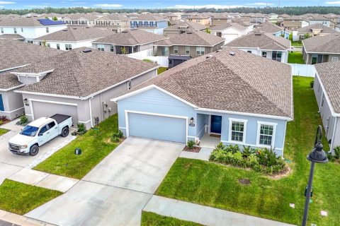 Casa en venta en Zephyrhills, Florida, 4 dormitorios, 187.76 m2 № 1828142 - foto 1