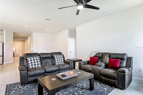 Casa en venta en Zephyrhills, Florida, 4 dormitorios, 187.76 m2 № 1828142 - foto 22