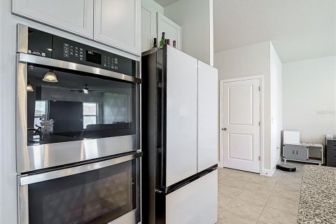 Casa en venta en Zephyrhills, Florida, 4 dormitorios, 187.76 m2 № 1828142 - foto 15