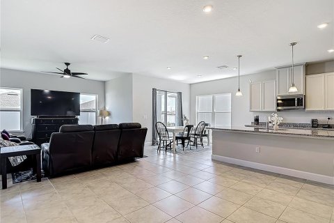 Casa en venta en Zephyrhills, Florida, 4 dormitorios, 187.76 m2 № 1828142 - foto 25