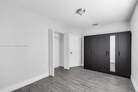 Casa en alquiler en Miami, Florida, 2 dormitorios, 92.9 m2 № 1893234 - foto 10