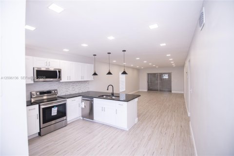 Copropriété à louer à Delray Beach, Floride: 2 chambres, 102.84 m2 № 2388060 - photo 2