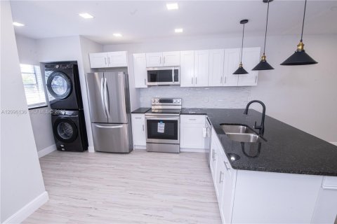 Copropriété à louer à Delray Beach, Floride: 2 chambres, 102.84 m2 № 2388060 - photo 3