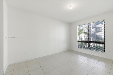 Снять в аренду кондоминиум в Дорал, Флорида 2 спальни, 104.42м2, № 1971048 - фото 16