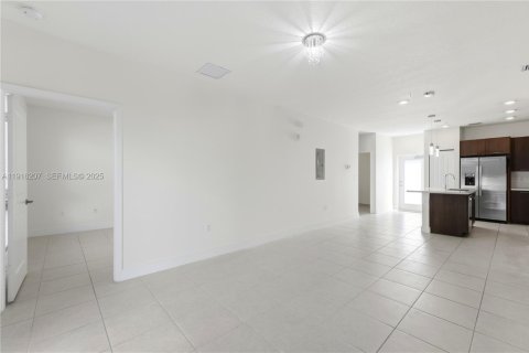 Снять в аренду кондоминиум в Дорал, Флорида 2 спальни, 104.42м2, № 1971048 - фото 11