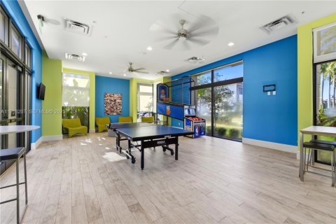 Снять в аренду кондоминиум в Дорал, Флорида 2 спальни, 104.42м2, № 1971048 - фото 26