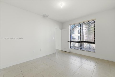 Снять в аренду кондоминиум в Дорал, Флорида 2 спальни, 104.42м2, № 1971048 - фото 14