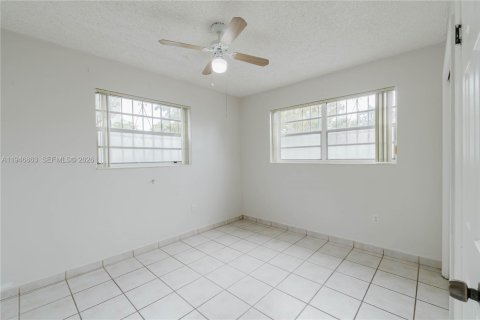 Condo in Miami, Florida, 2 bedrooms  № 2003063 - photo 7