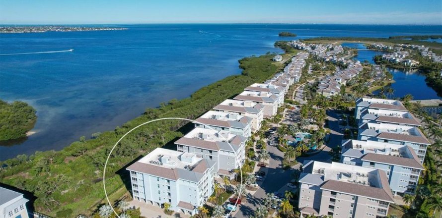 Condo in Bradenton, Florida, 3 bedrooms № 1566554