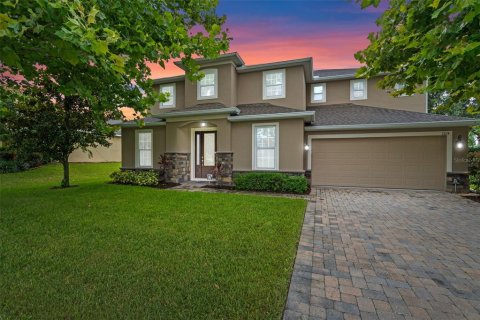 House in Apopka, Florida 4 bedrooms, 336.49 sq.m. № 1832748 - photo 1