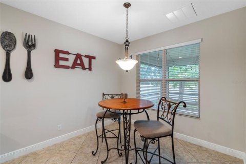 House in Apopka, Florida 4 bedrooms, 336.49 sq.m. № 1832748 - photo 17