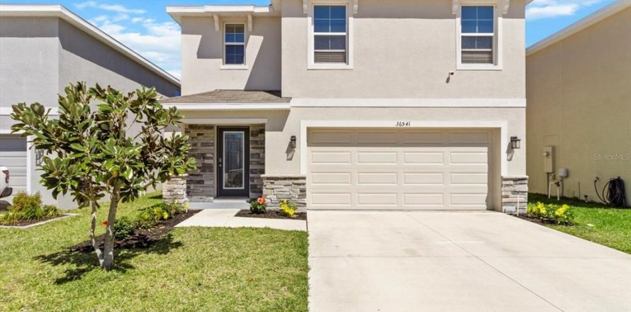 Villa ou maison à Dade City, Floride 5 chambres, 227.33 m2 № 1598228