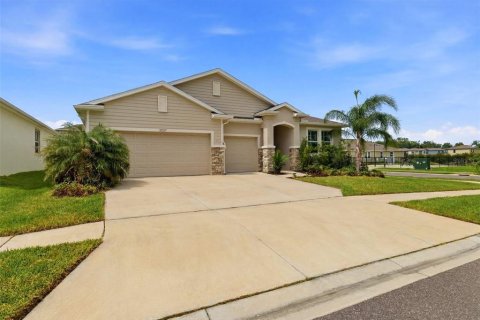 Villa ou maison à vendre à Wesley Chapel, Floride: 4 chambres, 258.92 m2 № 2147653 - photo 2