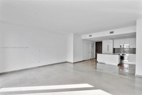 Condominio en alquiler en Miami, Florida, 1 dormitorio, 92.34 m2 № 1941310 - foto 9