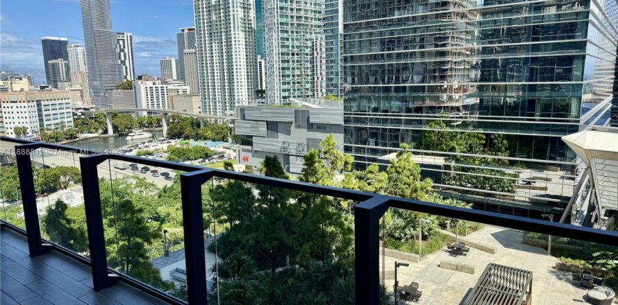 Condominio en Miami, Florida, 1 dormitorio  № 1941310