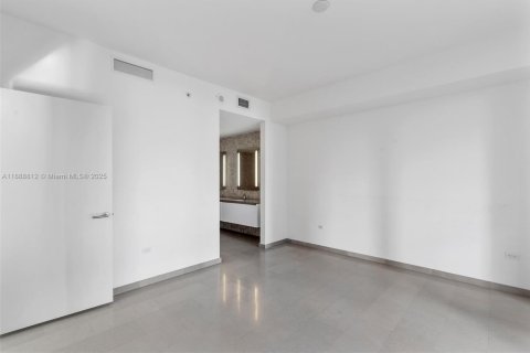 Condominio en alquiler en Miami, Florida, 1 dormitorio, 92.34 m2 № 1941310 - foto 17